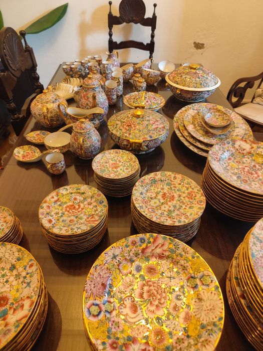 Serviço de porcelana chinesa Millefleurs – Fabricado em Macau