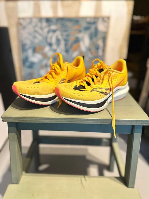 Ténis Saucony Endorphin 3