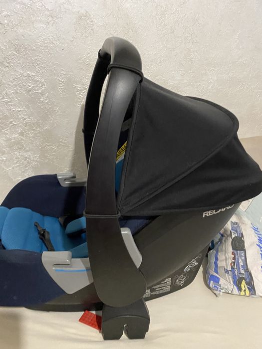 Продам автокресло Recaro