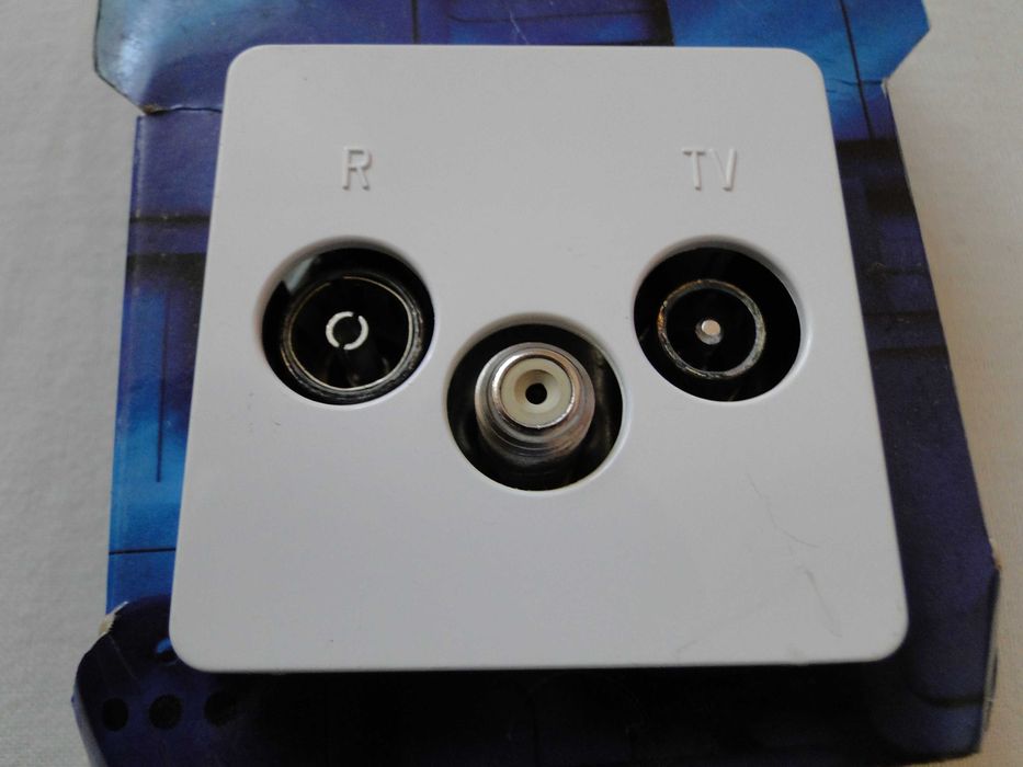 Gniazdko antenowe HIRSCHMANN GEDU 10