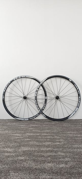 Карбонові колеса DT SWISS