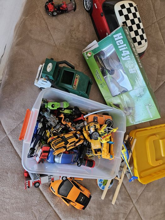 Conjunto de brinquedos vários