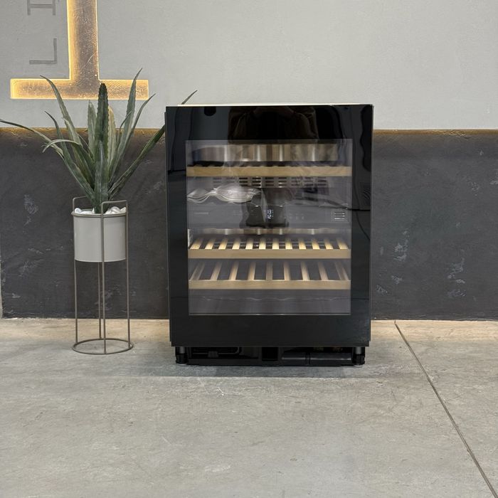 Вбудована винна шафа Liebherr UWT 1682