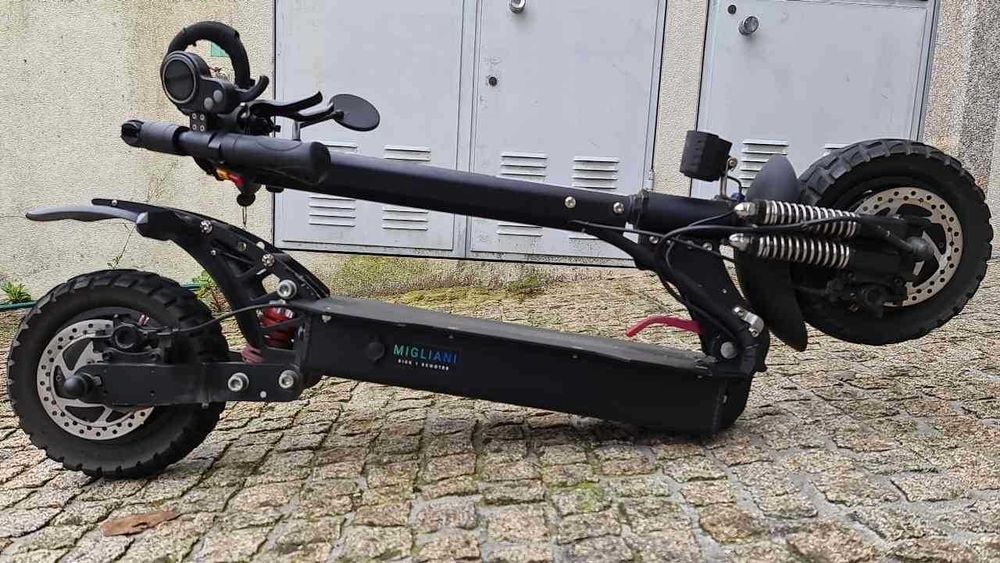 Trotinete scooter elétrica 60v 2400w (1200x2), 22Ah c/ alarme