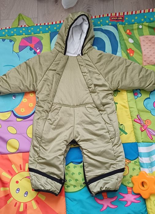 Комбінезончики. На 3-9 місяців. По 100 грн.