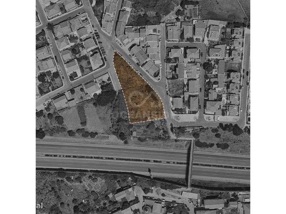 Terreno urbano S. Domingos de Rana / 2754 m2