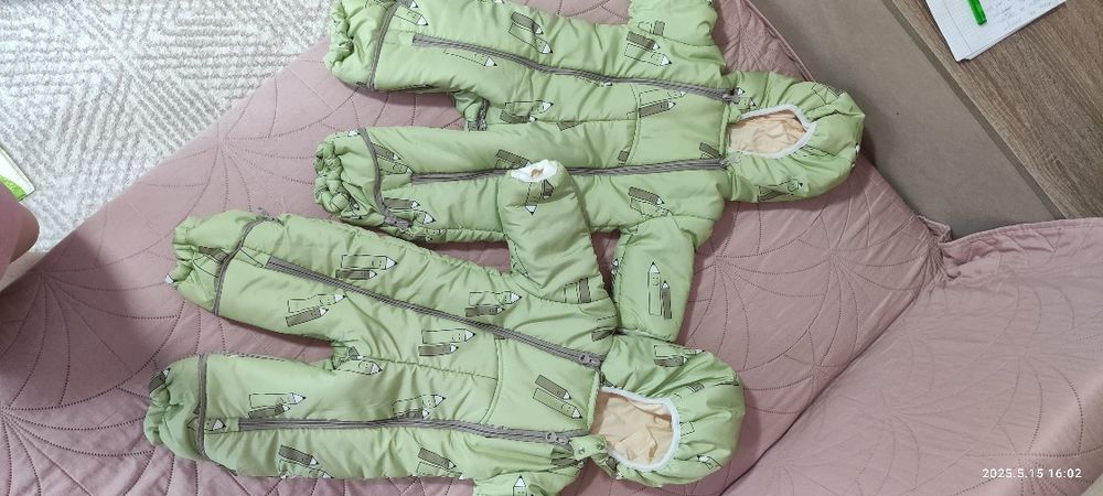 Продам дитячі комбінезони для близнюків