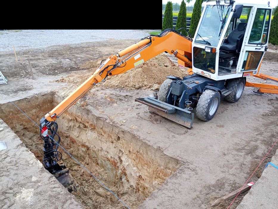 Kiefer BOKI 6551 KOPARKA 2009r Specjalistyczna Cmentarna z czerpakiem