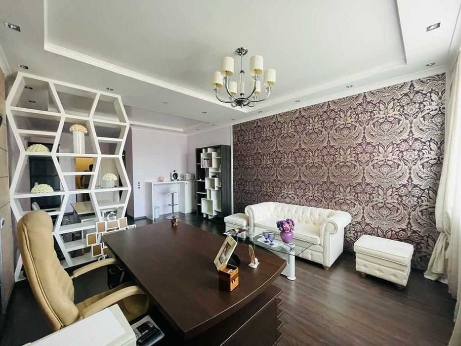 Зніміть шикарний простір для роботи Жилянська вул., 118