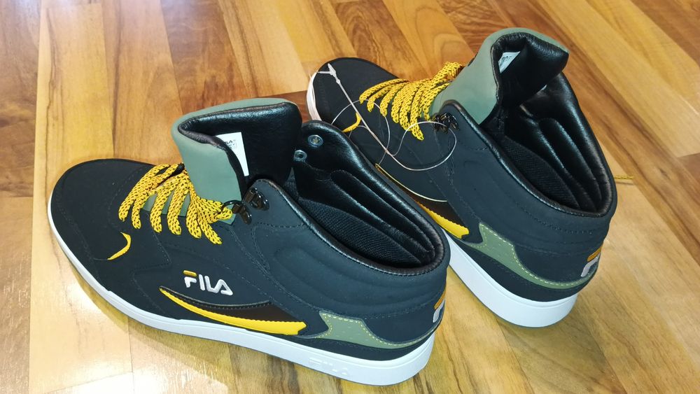 Продам зимние кроссовки