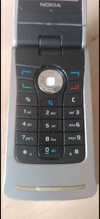 Telemóvel Nokia N 90 impecável, com todos os acessórios de origem!!!