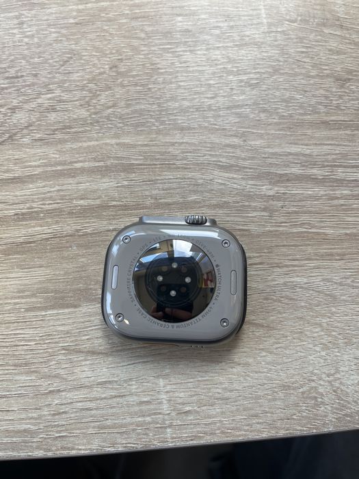Apple Watch Ultra + Alpine Loop (vidro tradeiro partido)
