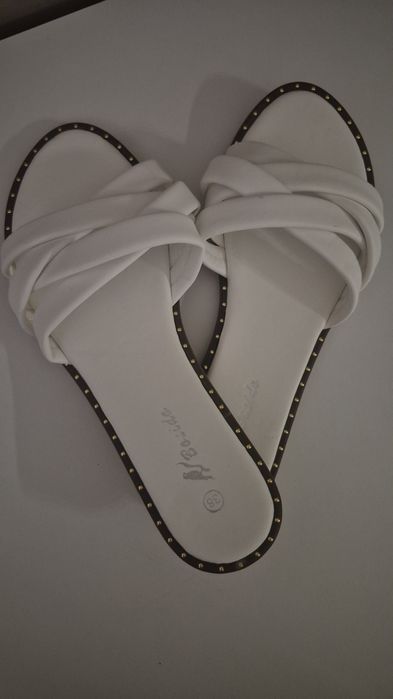 Nowe białe klapki damskie ślub i wesele