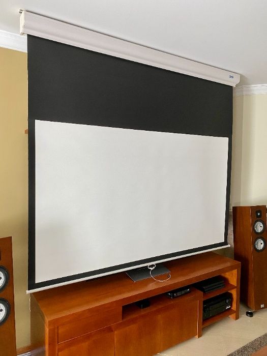 Ecrã de projeção Da-Lite para home cinema