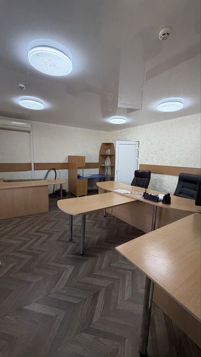 Продаж складських приміщень під бізнес з будинком