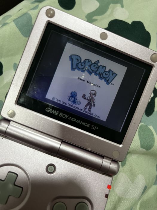 Nintendo Game Boy Advance SP + Pokemon blue em ingles