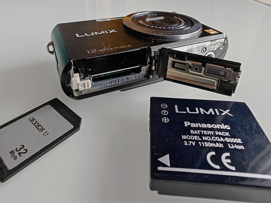 Panasonic DMC-FX100 aparat