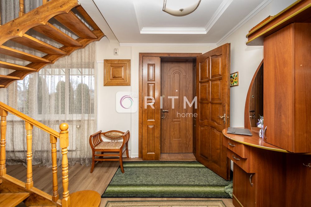 Продаж будинку Особняк Івано-Франківськ по вул.Коновальця