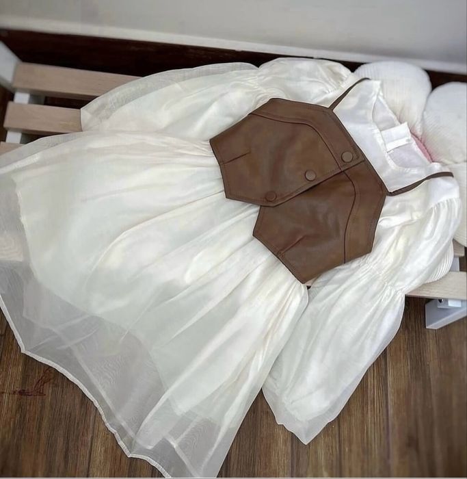 Святкова сукня з корсетом