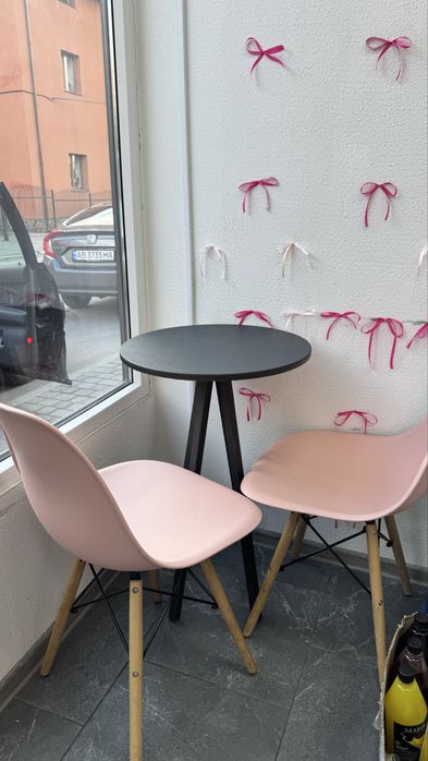 Стіл високий барний/Рожеві стільці