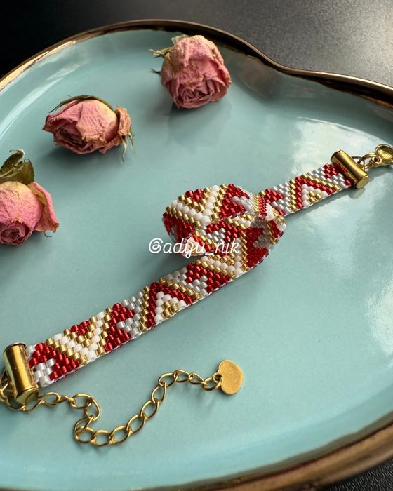 Браслет з бісеру