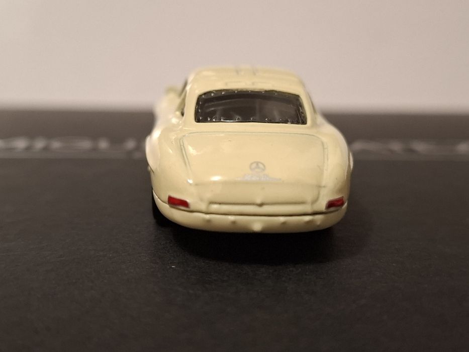 Hot Wheels premium Mercedes-Benz 300 SL колекційний