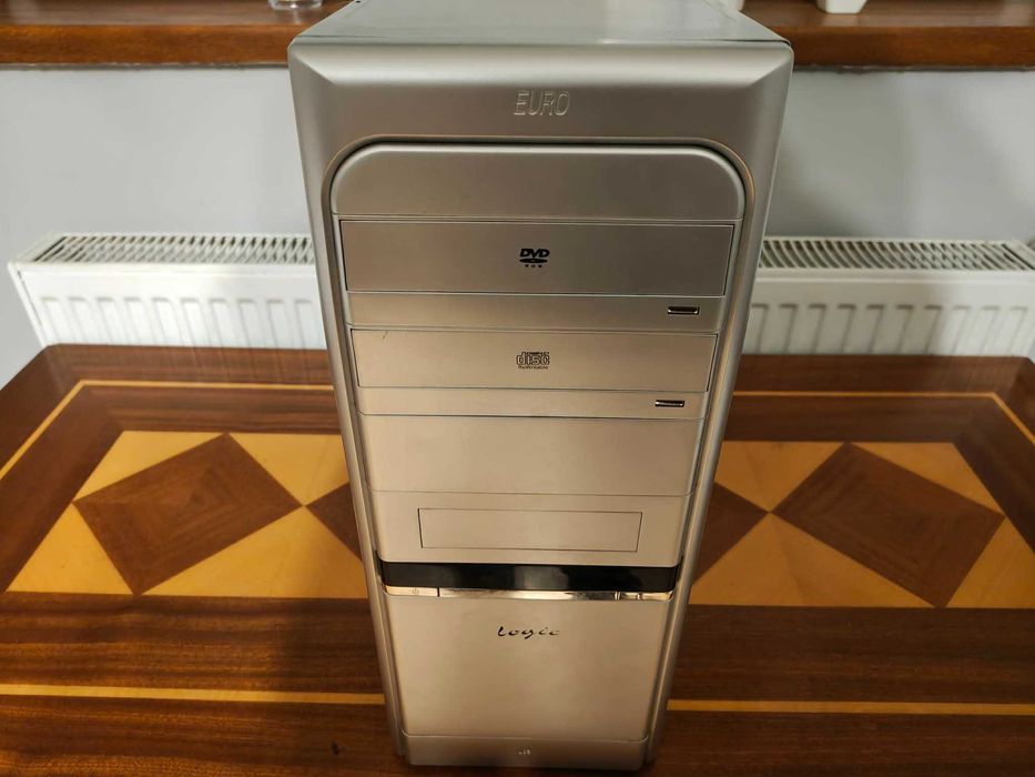 Komputer stacjonarny Logic