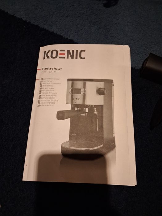 Kolbowy ekspres ciśnieniowy Koenic KEM 2320  srebrno czarny