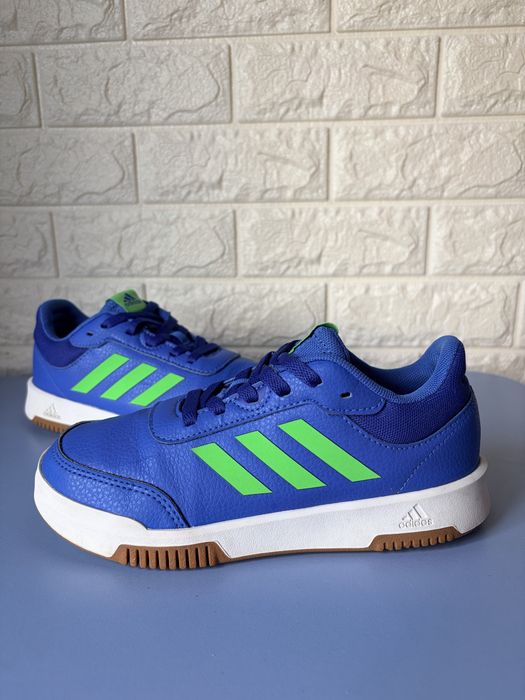 Кросовки Adidas 35,5p мокасини хайтопи кросівки