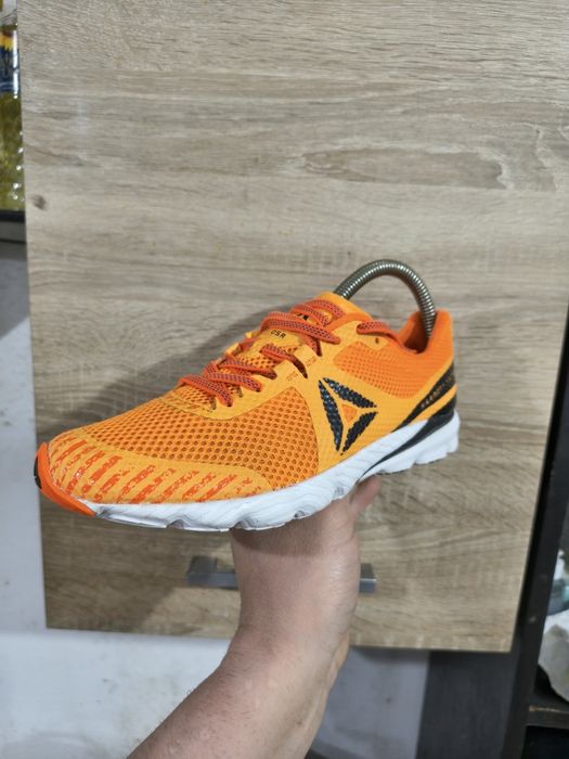 Profesjonalne buty do biegania Reebok Hormony Racer. Rozmiar 38.5