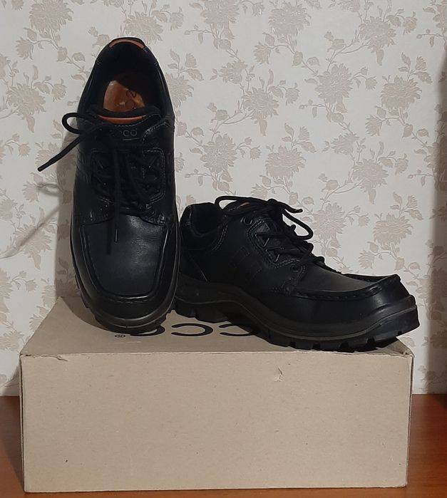 Шкіряні чоловічі напівчеревики Ecco