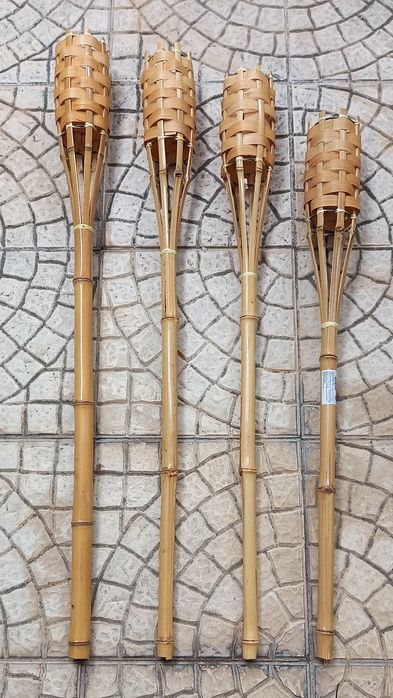 Tochas de Bambu Decorativas para Jardim – Suporte para Vela 
 (Como novas)