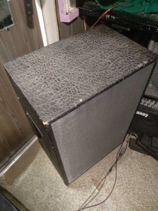 Бас-гитарный кабинет 2х12"+HF Driver. В стиле Ampeg. Обмен.