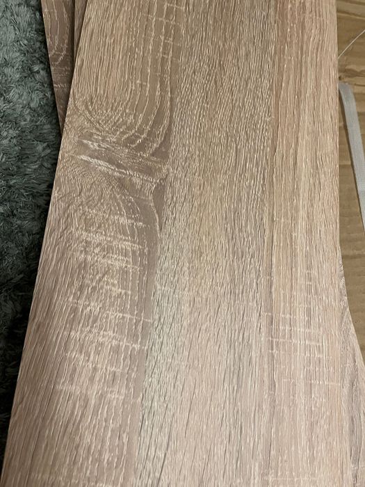 Półka trójrzędowa na stelażu