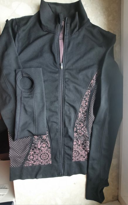 Bluza sportowa damska bezszwowa z wycięciem na kciukCrivit r. 32/34