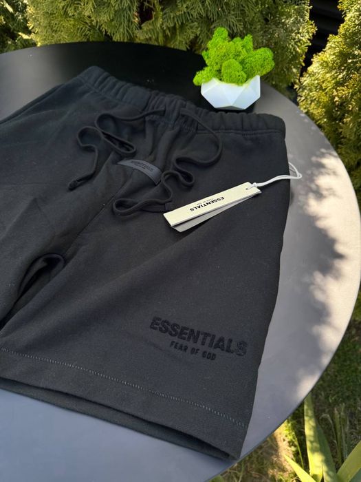 Шорти Essentials