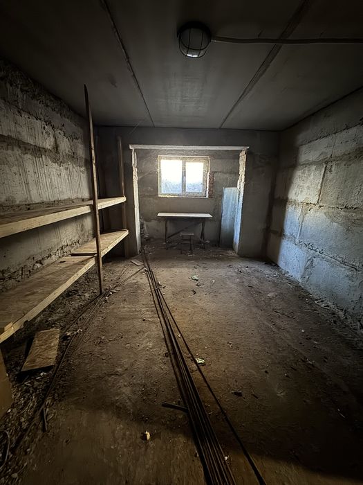 Комора, приміщення для зберігання речей, кладова, кладовка