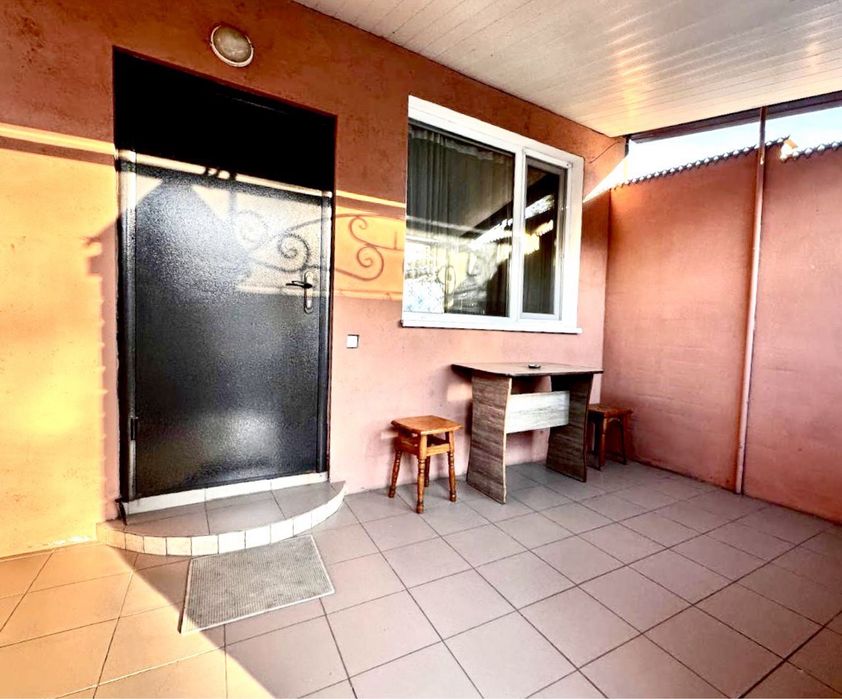 Комфортне житло подобово,не вимикають світло.