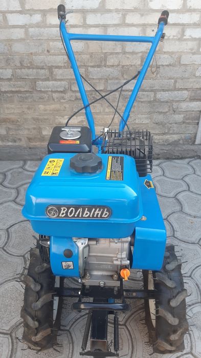 Мотоблок ,,ВОЛЫНЬ,, БМВ-900 + прицеп к нему.