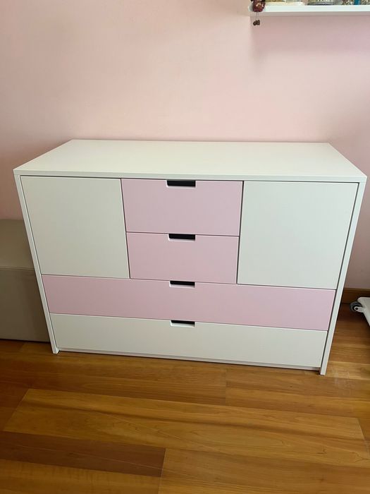 Cama e cómoda lacada