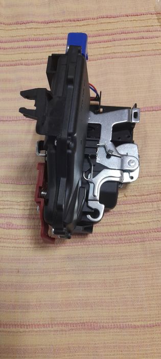 Fechadura elétrica de porta de carro