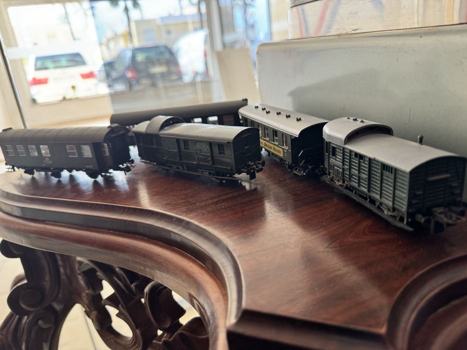 Coleção de comboios antigos - 100 unidades