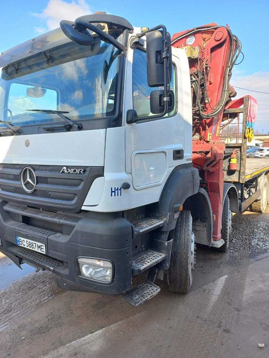 Вантажівка Mercedes-Benz Axor 240 з краном маніпулятором під собою 17т