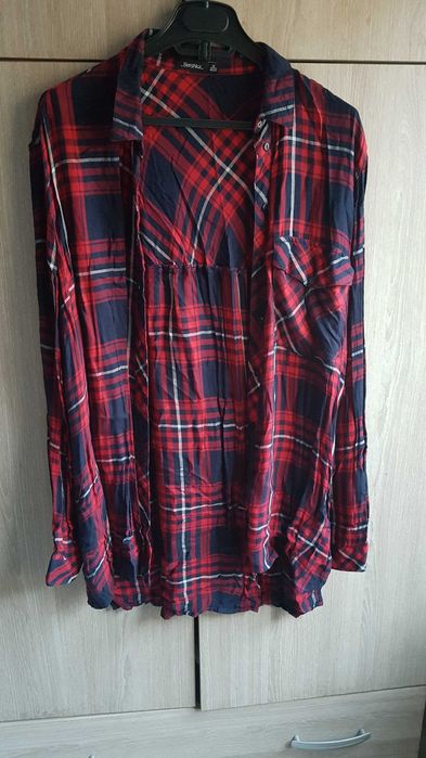 Camisa bershka. Tamanho Médio.
