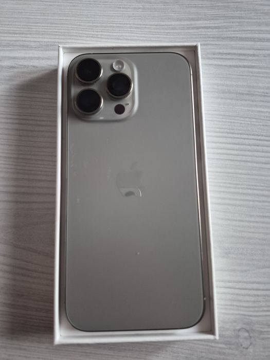 Iphone 16 pro max 256gb stan idealny