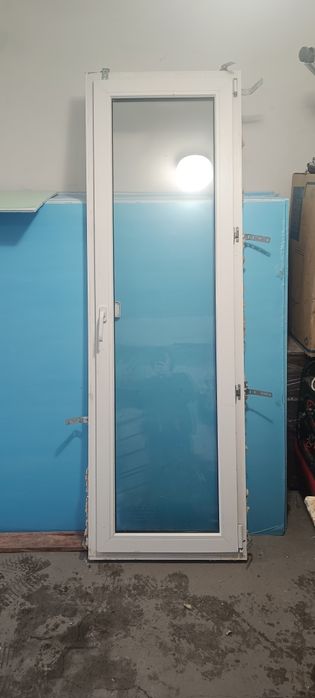 Продам двери металопластиковые