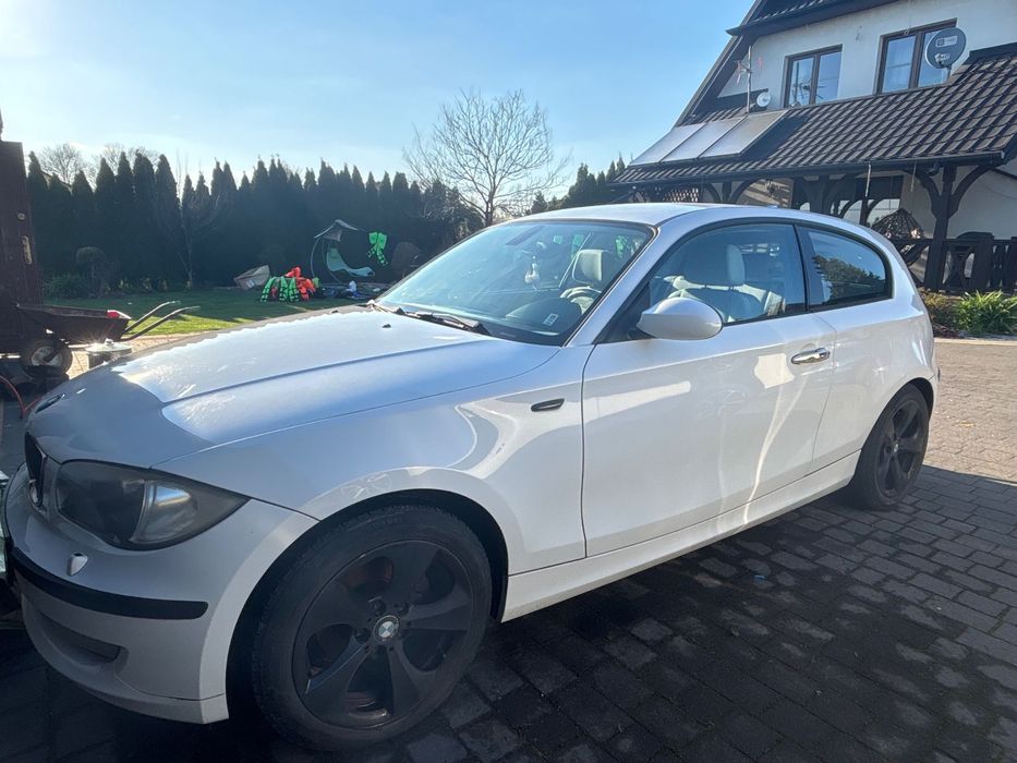 BMW Seria 1 Samochód zadbany, uszkodzony silnik