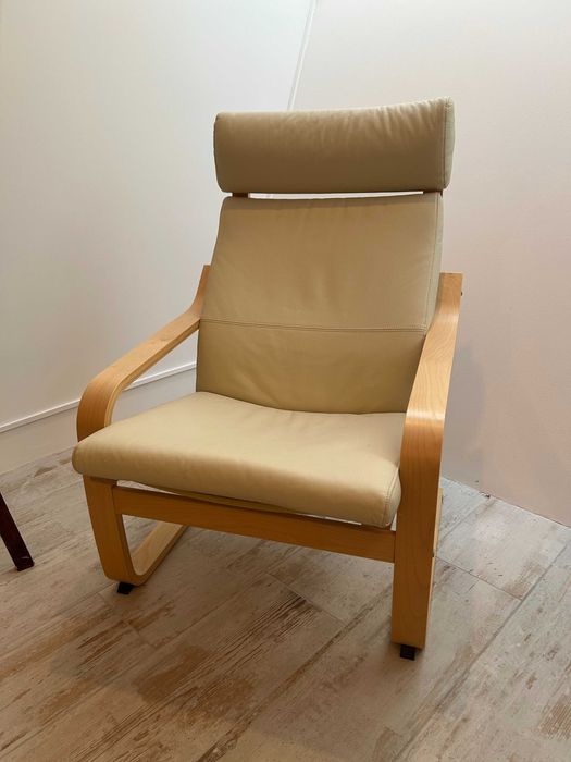 Poltrona IKEA POÄNG em pele bege