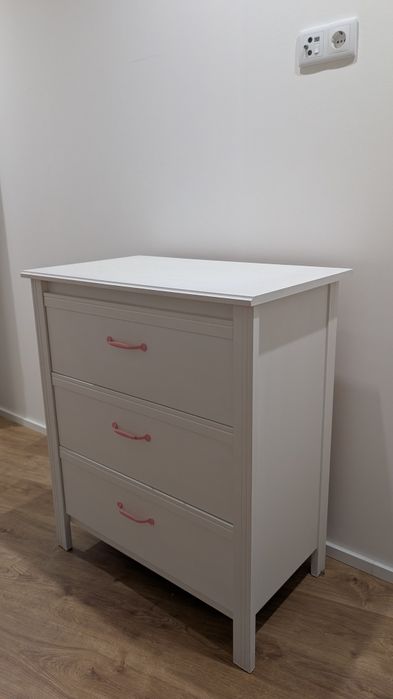 Cómoda IKEA em ótimo estado