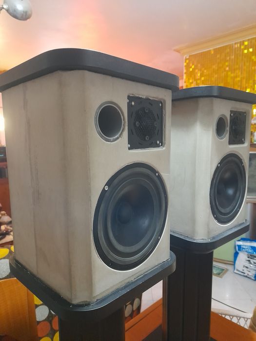 Colunas marca Rauna of Sweden